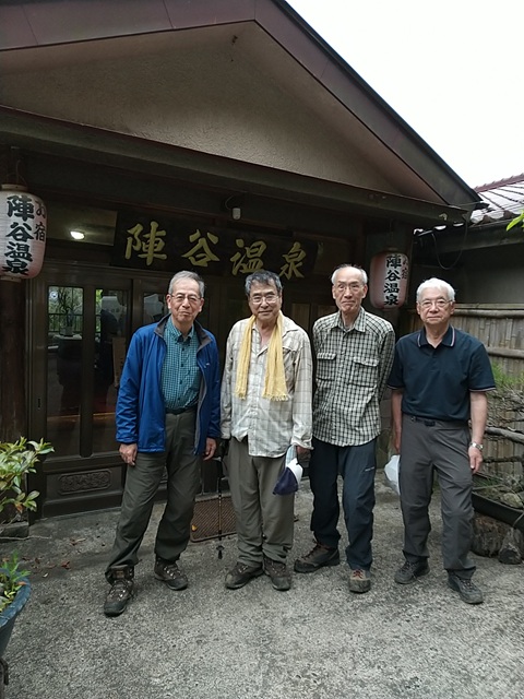 下りの登山道